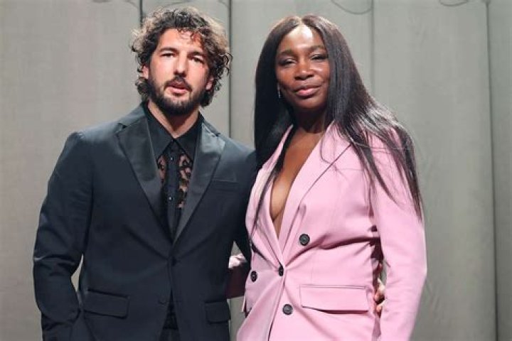Are the Williams parents still married?