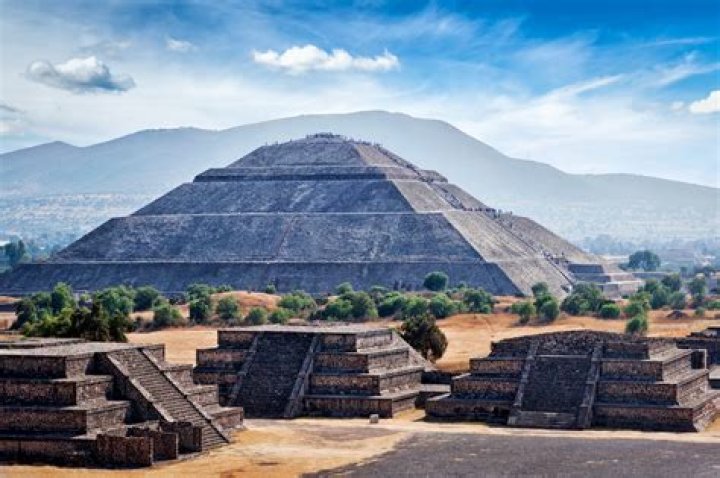 Are there still Aztec tribes today?