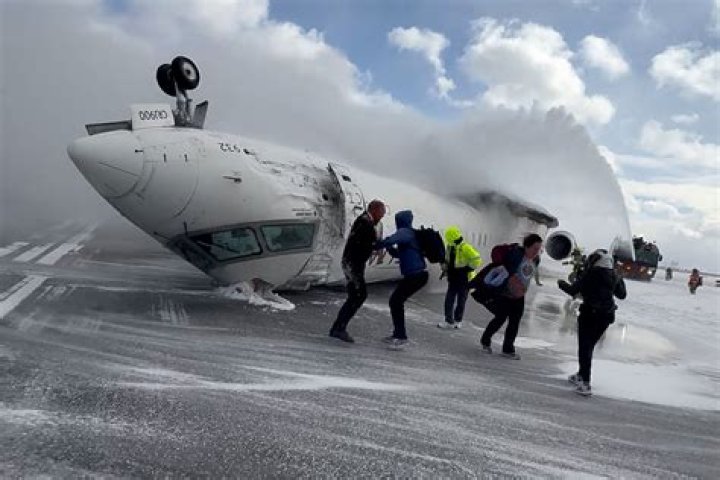 Can a parachute save you in a plane crash?