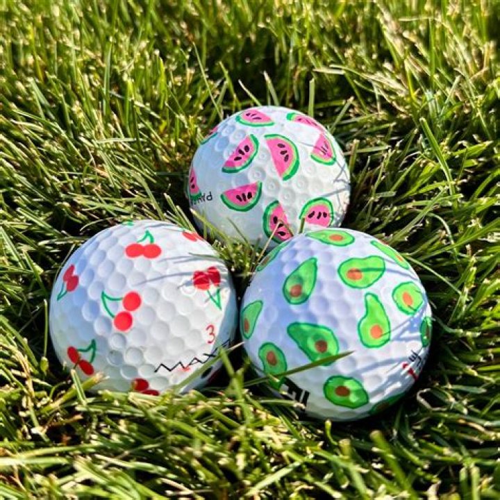 Can you scoop a ball in golf?