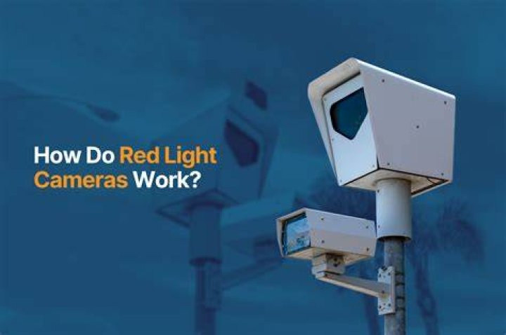 Do red light cameras only work in one direction Ontario?