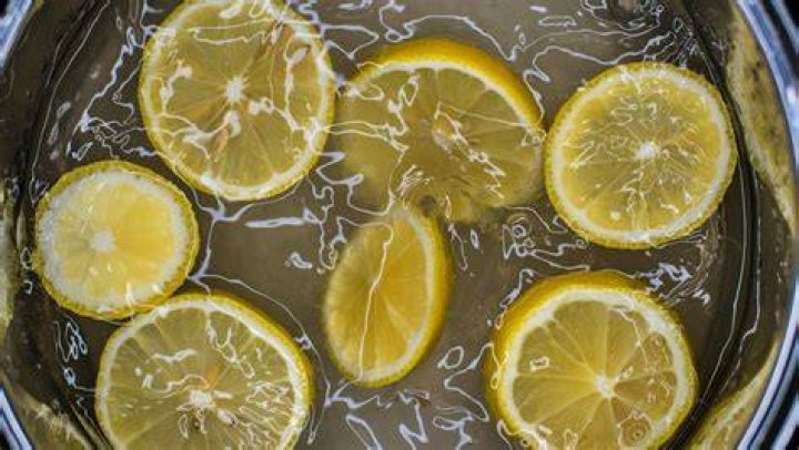Does boiling lemons destroy vitamin C?