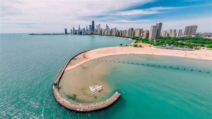 Does Chicago pollute Lake Michigan?