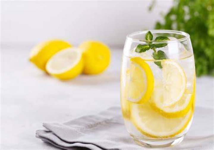 Does drinking lemon water help arthritis?