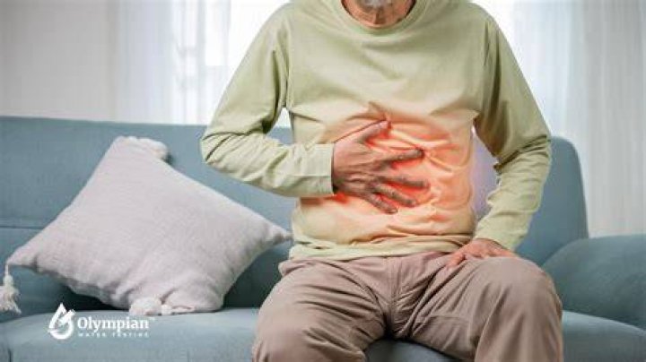 Does lying on stomach help hemorrhoids?
