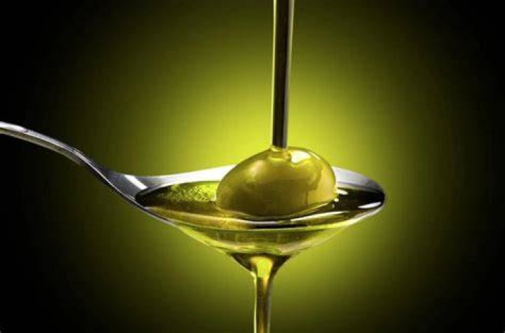 Does olive oil make you poop?