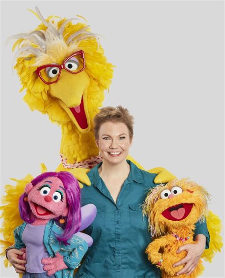 Does Zoe from Sesame Street have a mental illness?