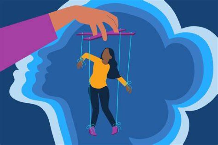 How do you tell if you're being manipulated by a friend?