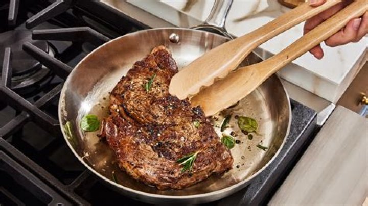 How long do you pan fry steak 1 inch?
