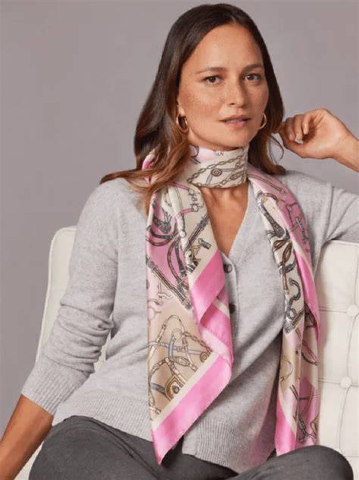 How long should the fringe on a scarf be?