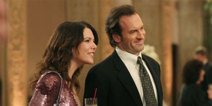 How old is Lorelai in season 6?