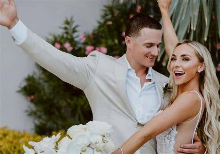 Is Mat Chapman married?