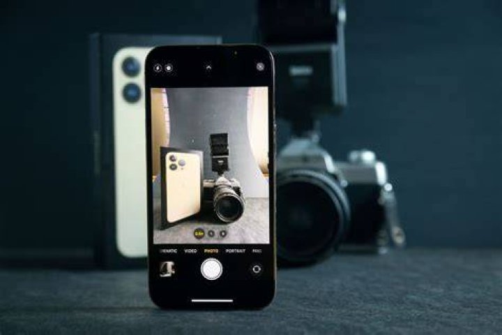 Should I cover my smartphone camera?