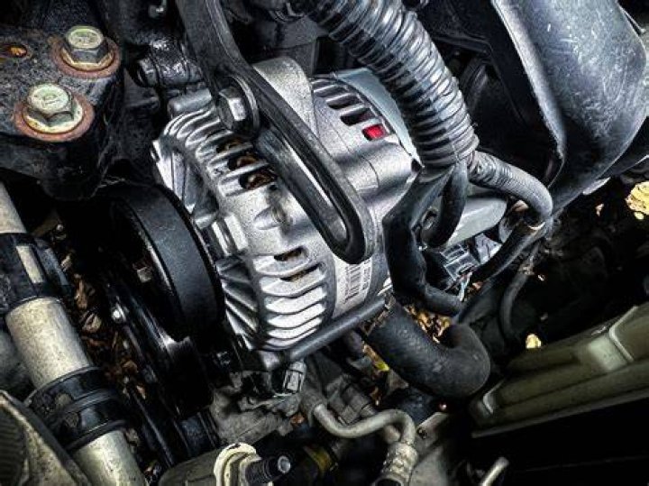 What are the signs of a bad alternator?