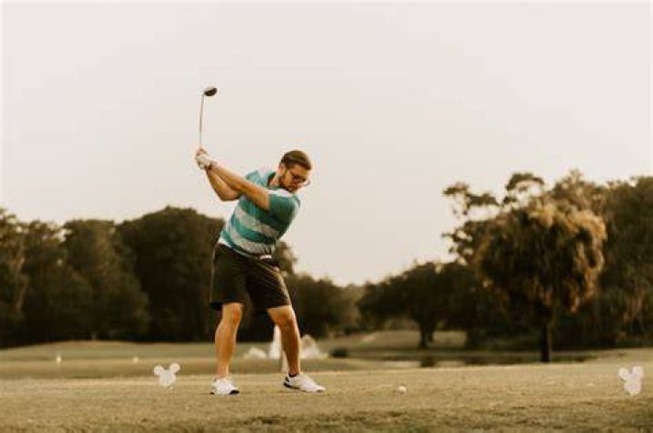 What does skulled mean in golf?
