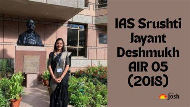 What is the 10th percentage of srushti Deshmukh?