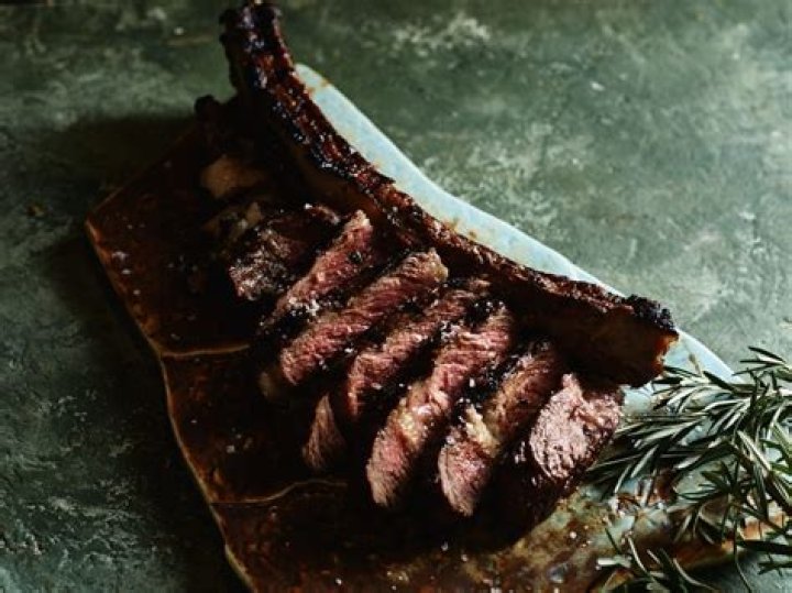 What is the best way to eat steak?
