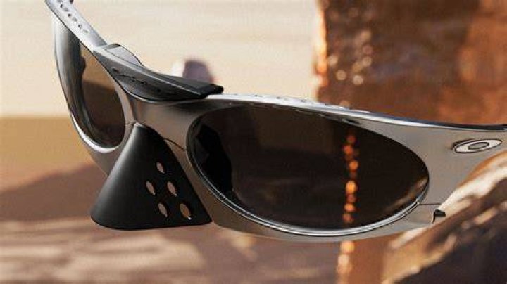 What kind of person wears Oakleys?