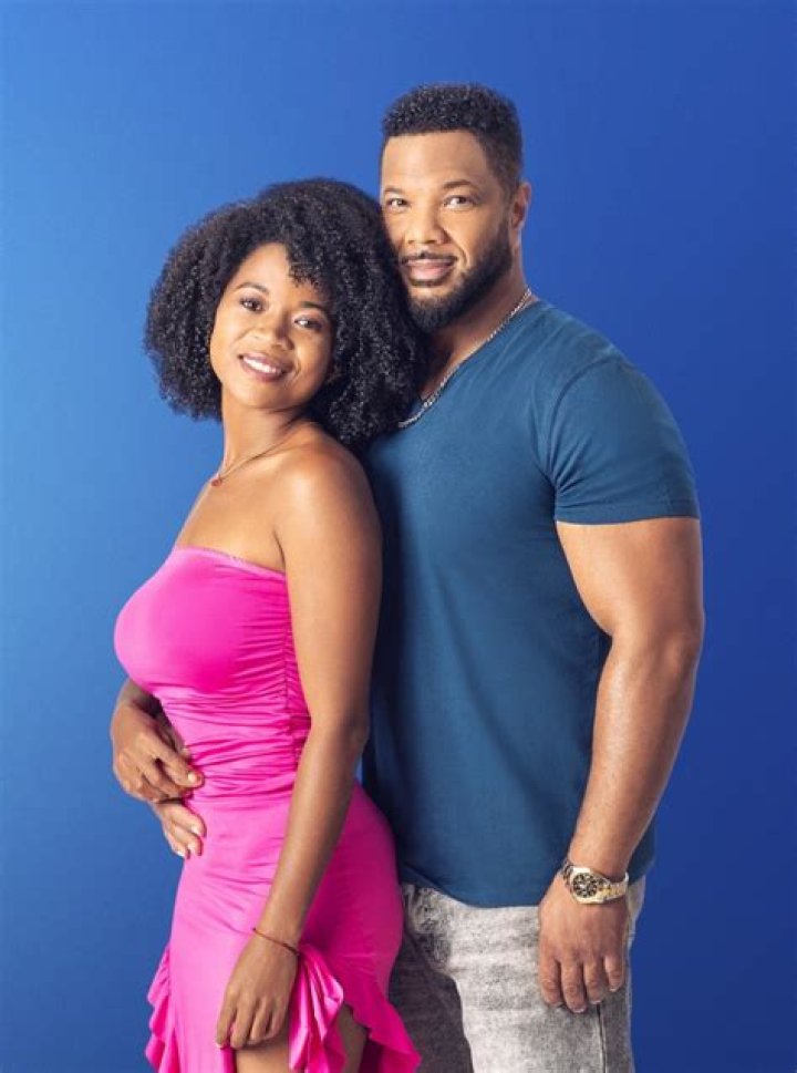 Where does Jenny on 90 Day Fiancé live?
