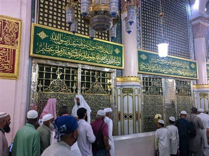Where is Muhammad grave?