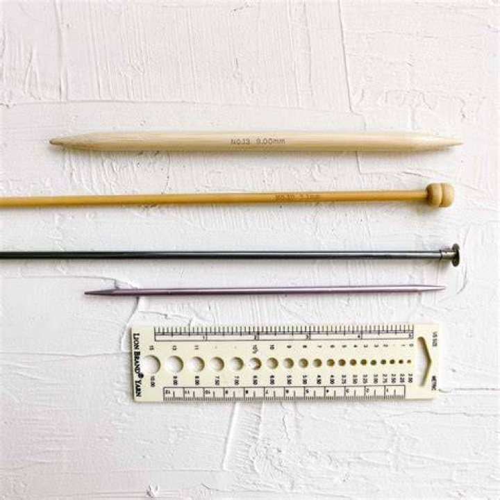 Which is better metal or bamboo knitting needles?