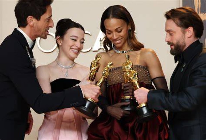 Who has won 3 or more Oscars?