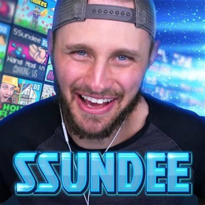 Who is SSundee son?